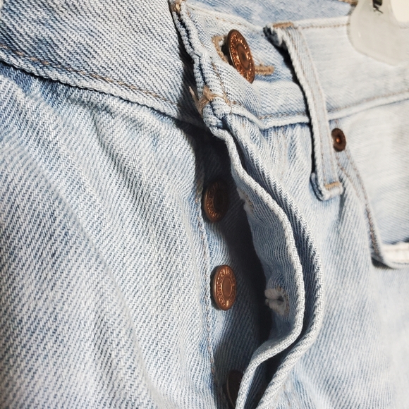 Levi's Shorts - Picture 3 of 6